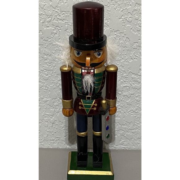 Nutcracker Soldier Red Green Wood Classic Decor Christmas 10" Bed Bath & Beyond - Picture 1 of 7